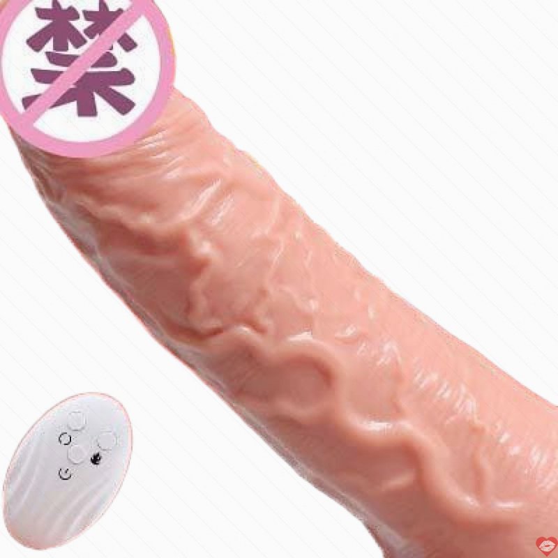 Dương vật giả Rambo Mizzzee đóng đất thụt điều khiến từ xa.