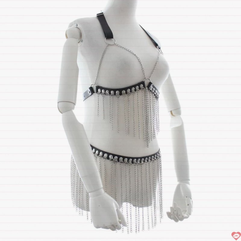 Bộ đồ BDSM bằng da và dây xích múa bụng gợi cảm quyến rũ