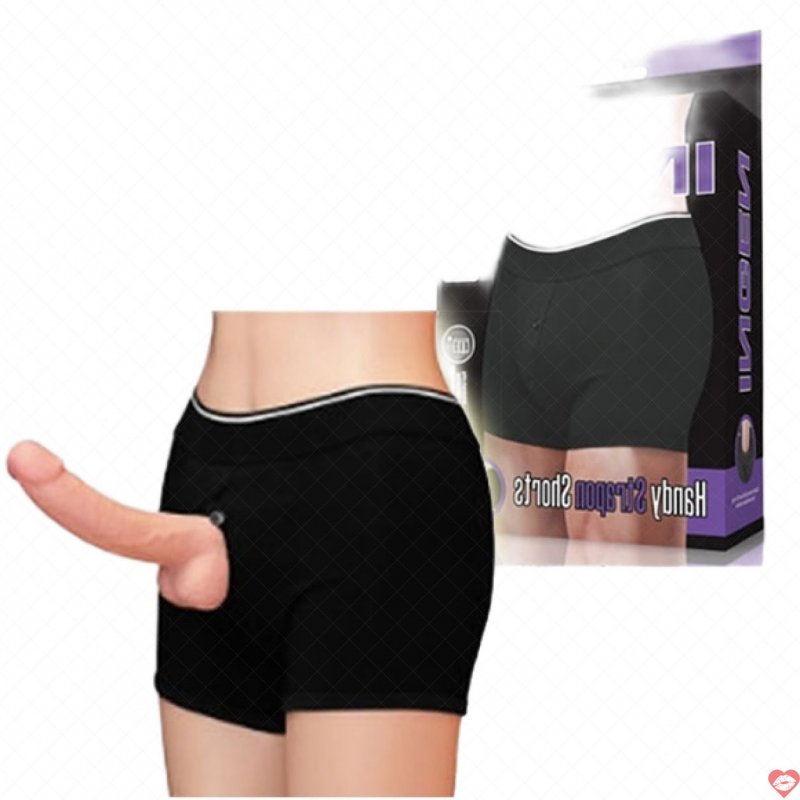 Quần short gắn dương vật và trứng rung