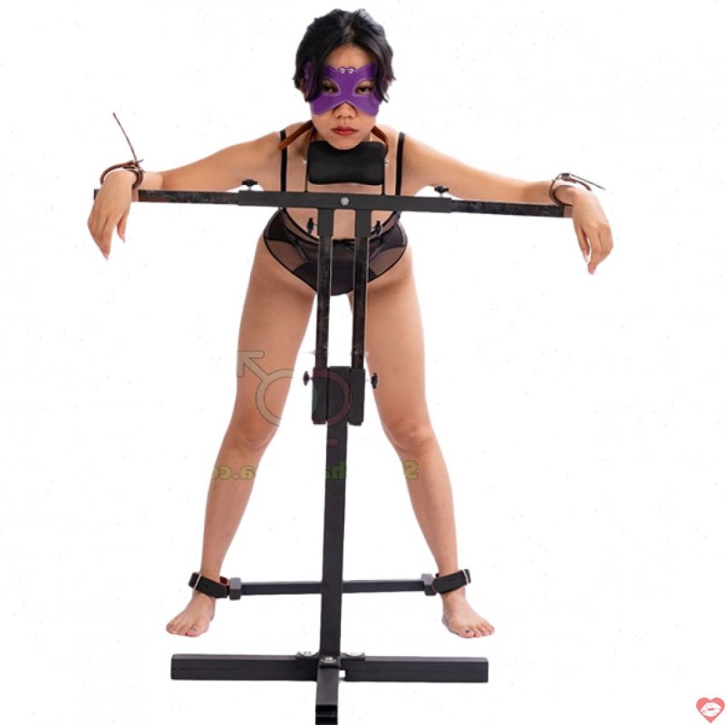 Dụng cụ SM cố định bạn tình theo tư thế doggy