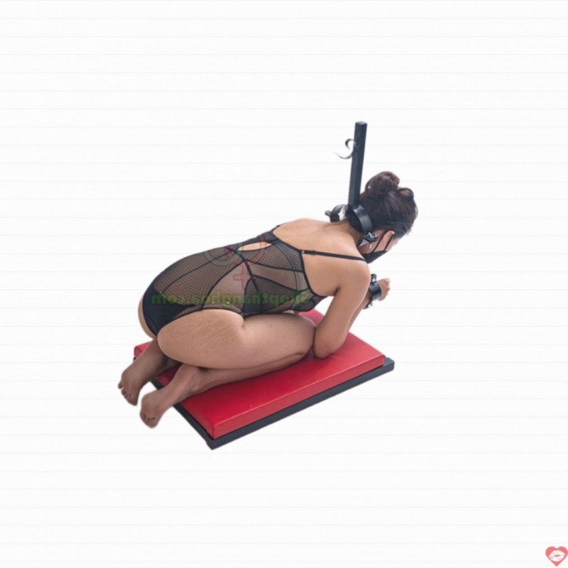 Đồ chơi bạo dâm giá nến trừng phạt tư thế quỳ